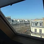 Topfloor Apartment Between Le Marais & Montorgueil