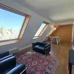 Topfloor Apartment Between Le Marais & Montorgueil